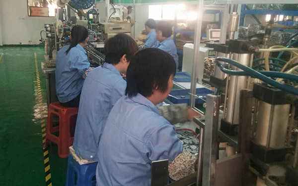 3.独立生产流水线，工人上班图